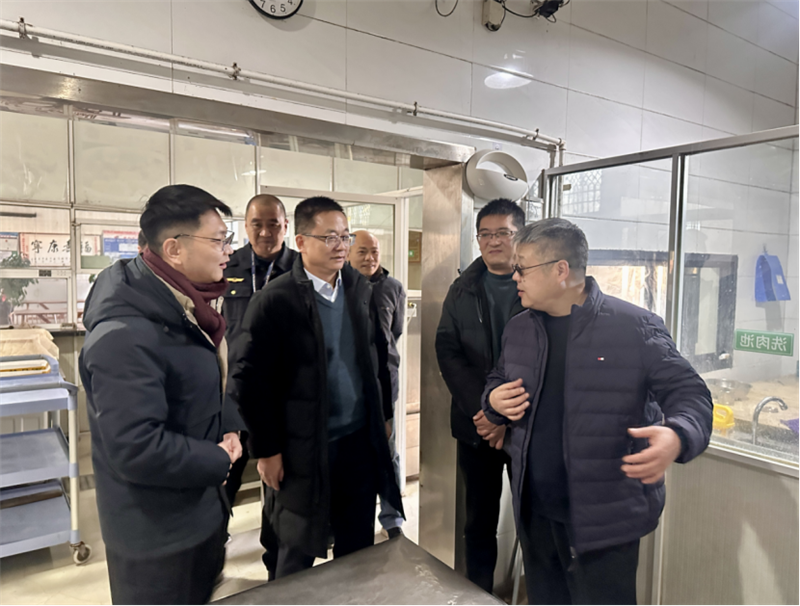 筑牢全场景食安防线 守护群众饮食安心——王韶勋副区长带队开展食品安全专项检查575.png