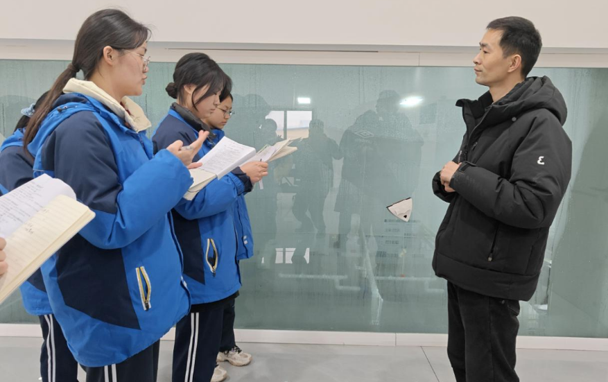 1770004648995398.png 探秘腐竹“智造”链许昌师生解锁食安教育新课堂267.png